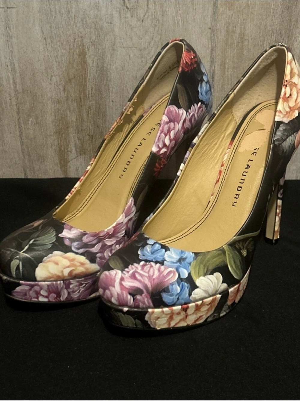 chinese laundry Black Floral Platform heels 8.5